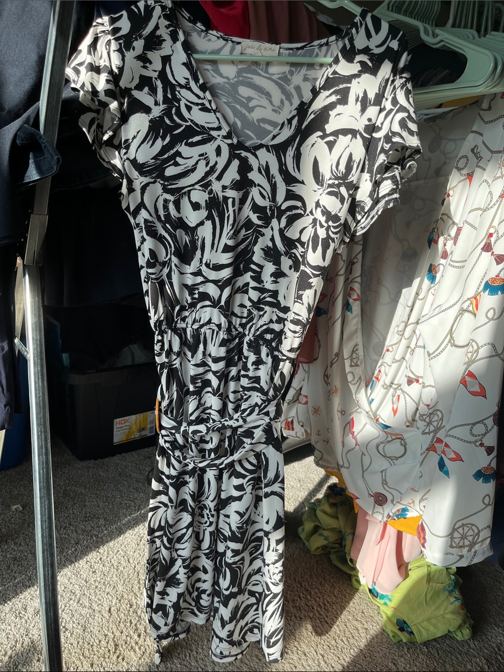 Joie de Vivre - Black & White Floral V-Neck Women’s Dress